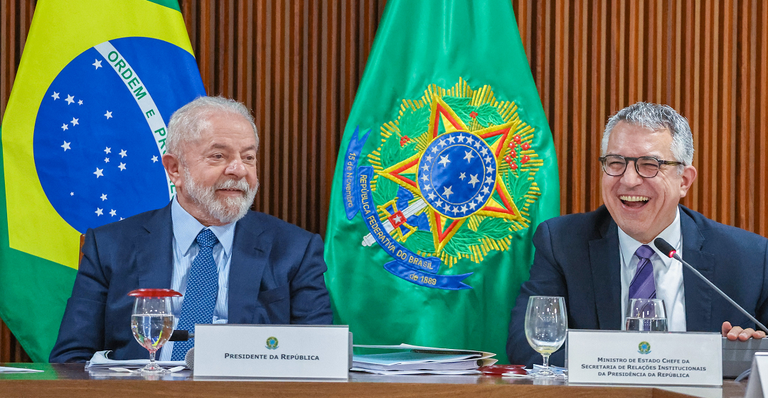 27.01Presidente Lula e ministro Padilha durante reunião com chefes dos executivos estaduais _Foto_Ricardo Stuckert