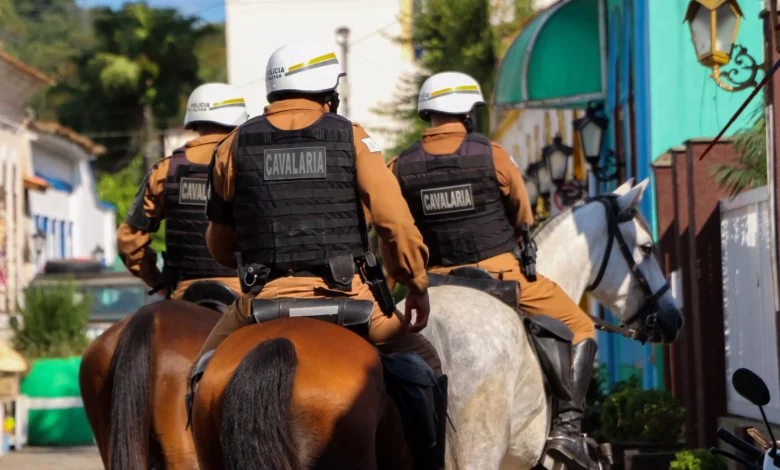 policia militar a cavalo