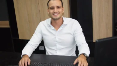 O gerente de locações, Lucas Delagnelo, que “abraçou” a nova demanda por aluguéis de curto prazo na JBA Imóveis.