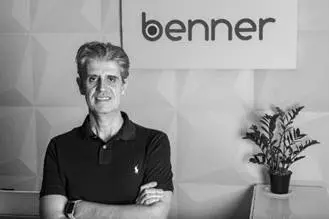 Marcelo Murilo é co-fundador e VP de inovação do Grupo Benner, empresa que oferece softwares de gestão empresarial e serviços tecnológicos para revolucionar e simplificar os negócios.