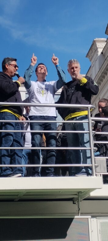 Deltan Dallagnol participou da "Marcha para Jesus, pela Família e e pelo Brasil",