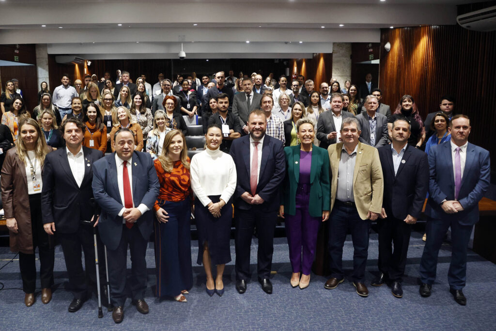 O Governo do Paraná, por meio da Secretaria do Desenvolvimento Social e Família, lança nesta terça-feira (09) o Programa de Apoio à Higiene Íntima de Crianças e Adolescentes. A iniciativa consiste na entrega de produtos para crianças e adolescente