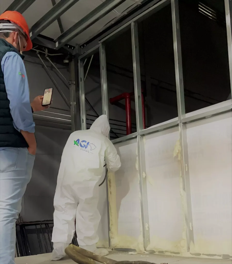 Aplicação Spray Foam AGI do Brasil Divulgação