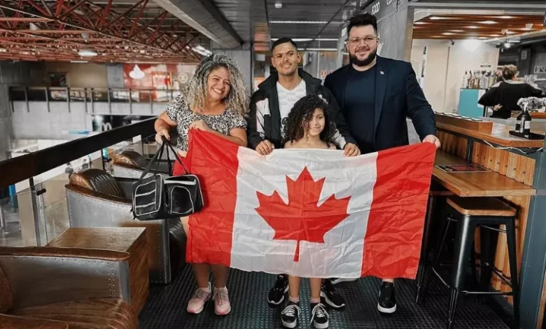 Cebrusa Família mentorada pela Cebrusa embarcando para o Canadá