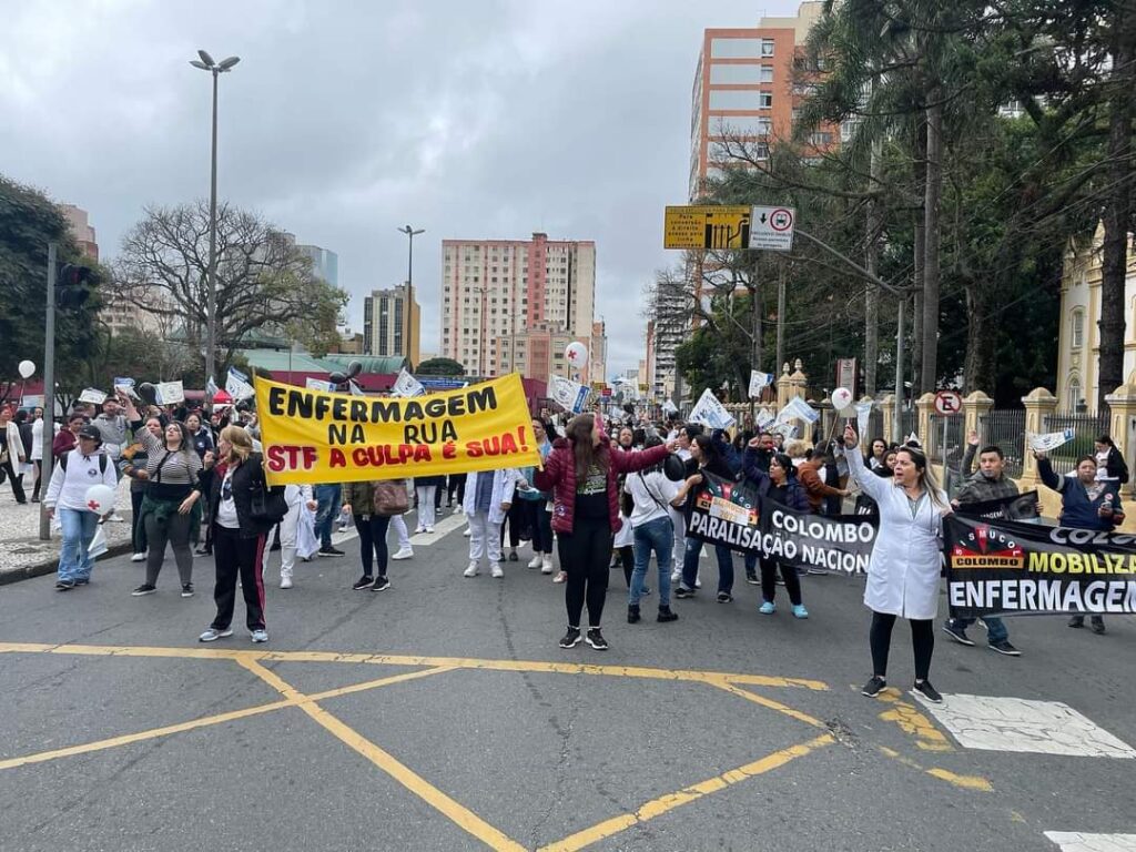 protesto-enfermeiros-curitiba