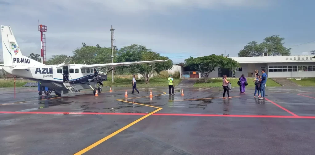 DIX AEROPORTOS O aeroporto conta com voos diários da Azul Conecta com destino a Recife