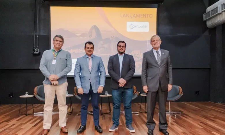 Registro com os representantes das instituições no evento de lançamento do edital do Programa Centelha Rio de Janeiro. Foto: Divulgação.