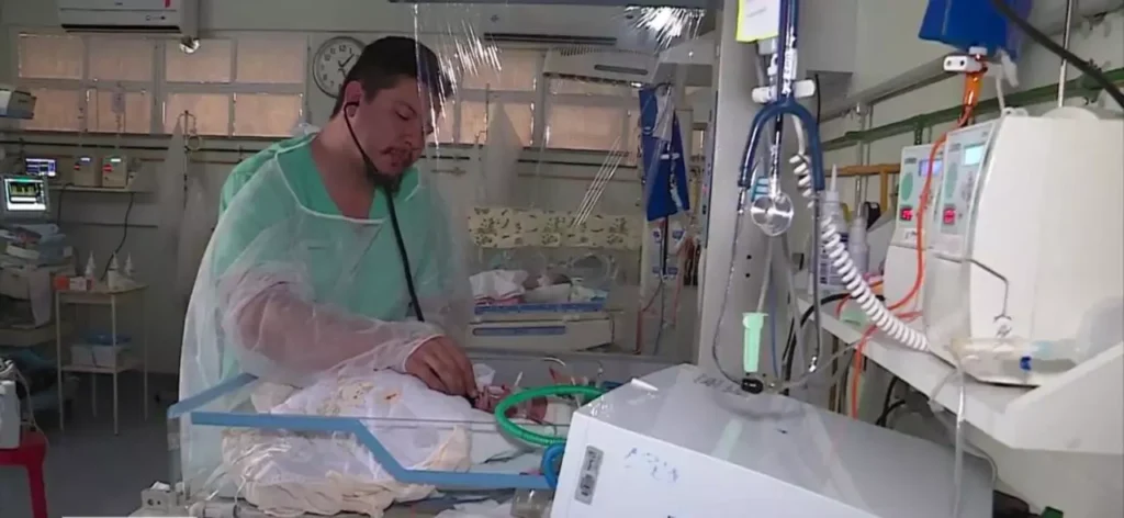 Divulgação Pediatra e diretor da MedPlus, Tiago Leite, contrata médicos por SCP.