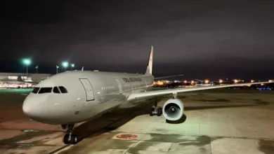 Aeronave KC-30 (Airbus A330 200), da FAB, pousou às 1h45 (horário de Brasília) com 215 brasileiros e 16 pets, após terem sido transportados em segurança das áreas de conflitos - Foto: GovBR e FAB