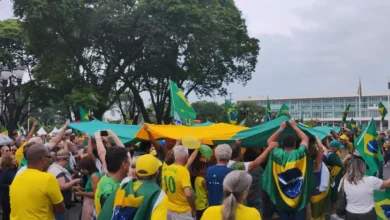 manifestacao-brasil-curitiba-centrocivico