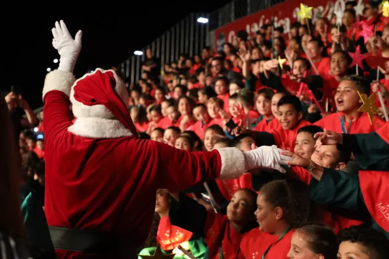 Cantata com mil vozes é realizada com as crianças da rede municipal de ensino, no Parque das Águas. (Foto: PMP)