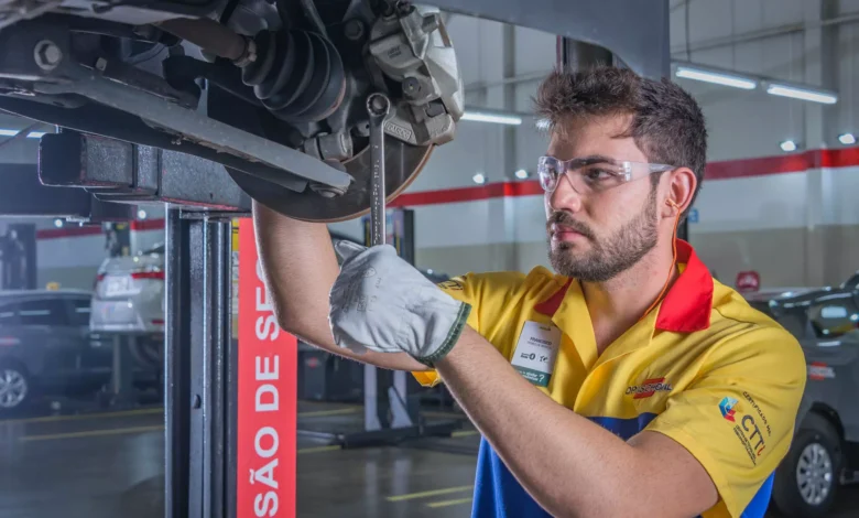 Oportunidade em Curitiba é para atuação como Técnico de Serviços (Mecânico de Auto Center)