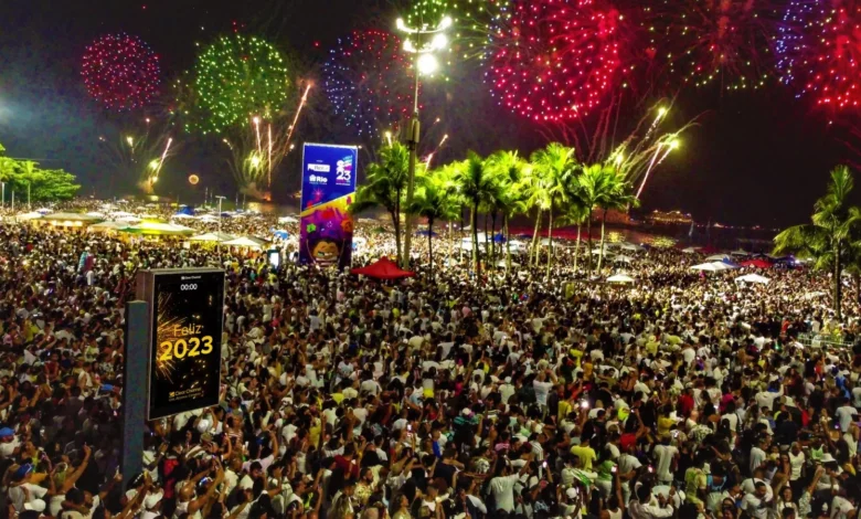 Campanha de Réveillon em Copacabana na virada de 2022 para 2023 Divulgação Clear Channel