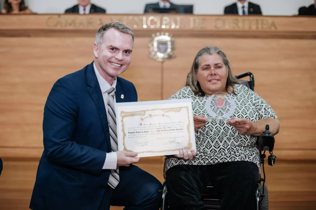 Valquíria, projetos "Laços de Amor", indicação de Bruno Pessulti
