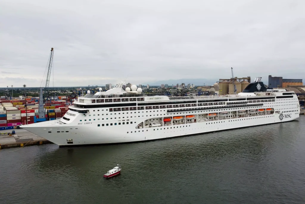 paranagua-navio-de-cruzeiro