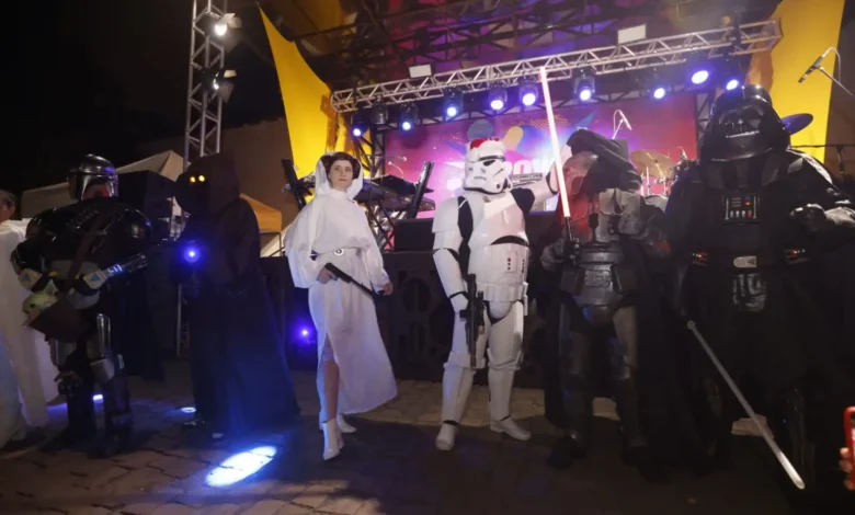 Desfile da família Star Wars Oficial atraiu fãs da saga no primeiro dia de POW Festival - Crédito Rafael Cautella