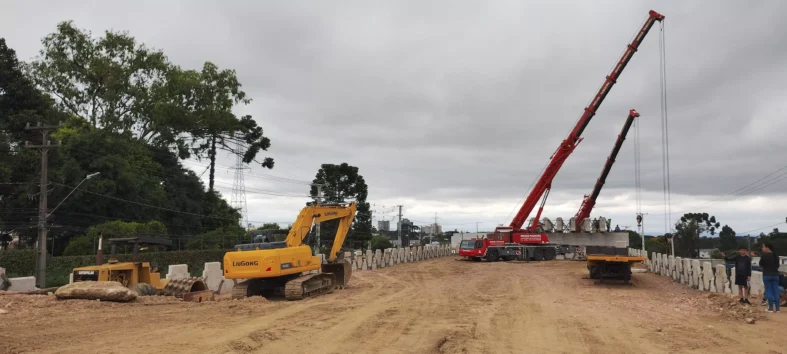  INTERDIÇÃO DA BR-376 EM SÃO JOSÉ DOS PiNHAIS