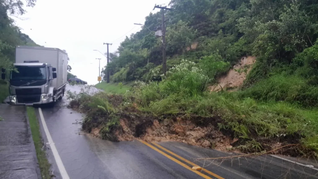 _PR 412 GUARATUBAfoto DER