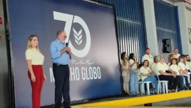 O deputado estadual Tercilio Turini, que propôs a homenagem juntamente com outros parlamentares, participou do evento festivo na sede da empresa.. Créditos: Divulgação/Assessoria Parlamentar