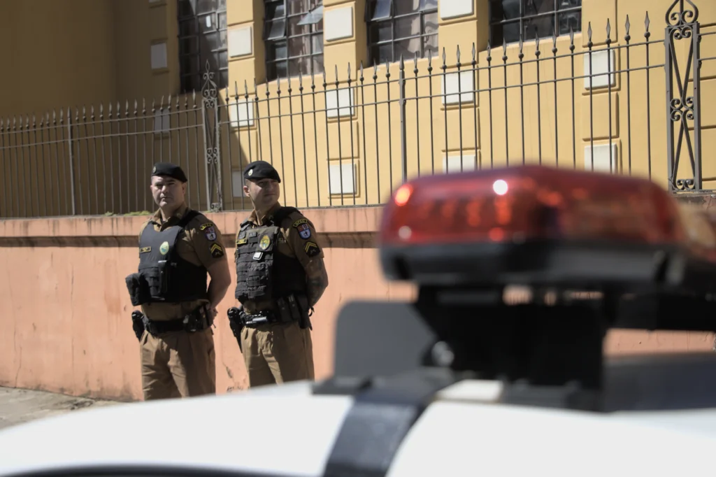 seguranca-escolas-pmpr