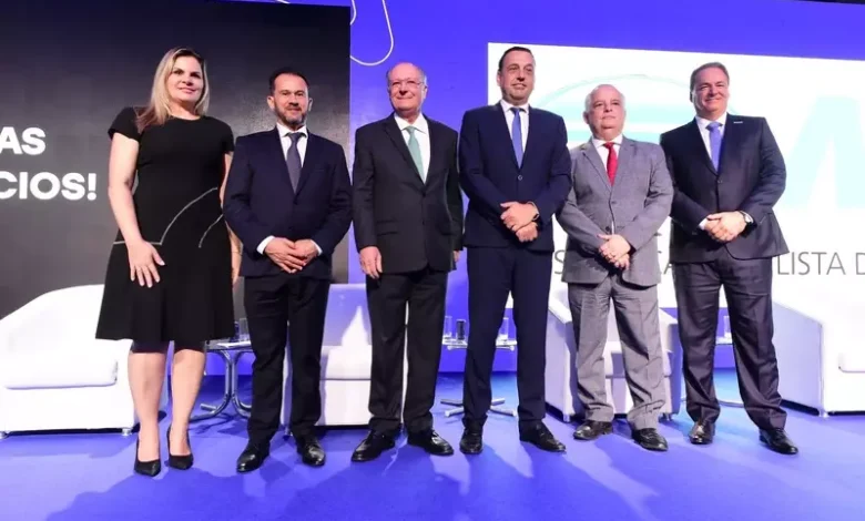 Carla Morando, Pedro Lopes, Geraldo Alckmin, Felício Ramuth, Marcio França e João Galassi, durante abertura da APAS SHOW 2024. Crédito: Dinamic Audiovisual/ Phillipe Acera