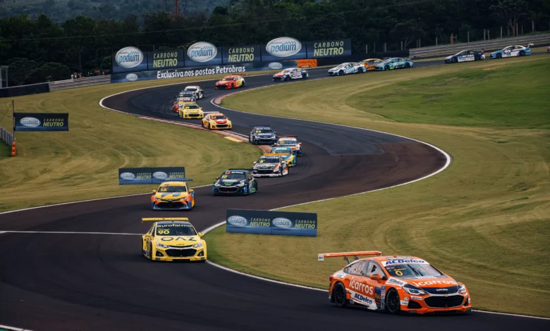 Carros da Stock Car Marcelo Machado de Melo / VICAR / Divulgação