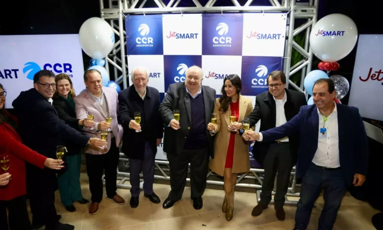 JetSMART e CCR Aeroportos celebram nova rota Curitiba-Buenos Aires com evento no Jardim Botânico Divulgação/CCR Aeroportos