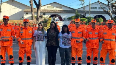 Familiares de vítimas de Brumadinho participam da entrega de viaturas ao Corpo de Bombeiros - Foto: AVABRUM