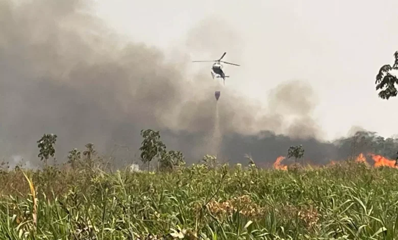 combate_incendio-parana__helicoptero balde