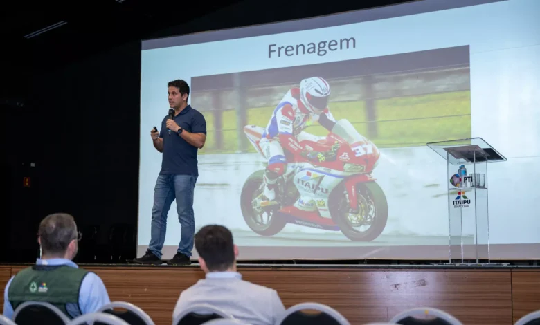 direção defensiva voltado para motociclistas