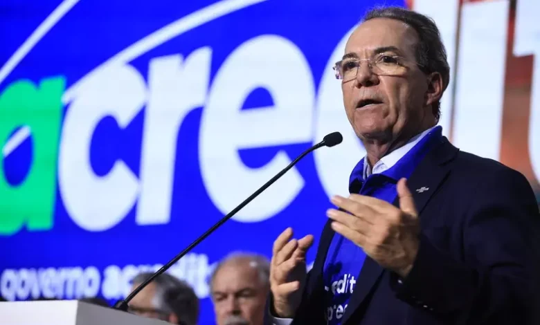 O presidente do Sebrae Décio Lima, durante o lançamento do programa Acredita