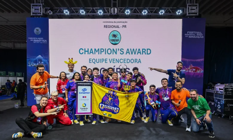 Equipe de garagem conquista o Champion’s Award, na modalidade FLL | Foto: Inove