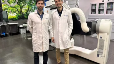 Foto: Dr João Brustulin e Dr Gustavo Galli da equipe de eletrofisiologia