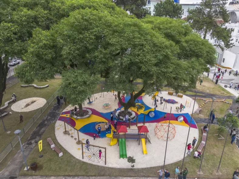 curitiba__praça oswaldo cruz playground