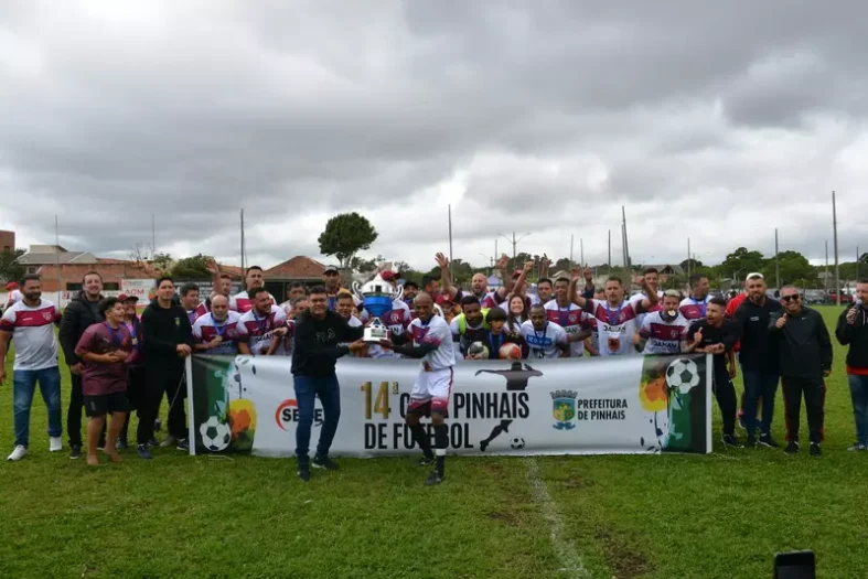 Equipe Vila Tarumã comemora o título da Série Prata - Foto: PMP