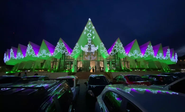 Jantar dos biomédicos, iluminação em pontos turísticos e sessão solene na ALEP são homenagens aos 5.902 profissionais que atuam no Paraná