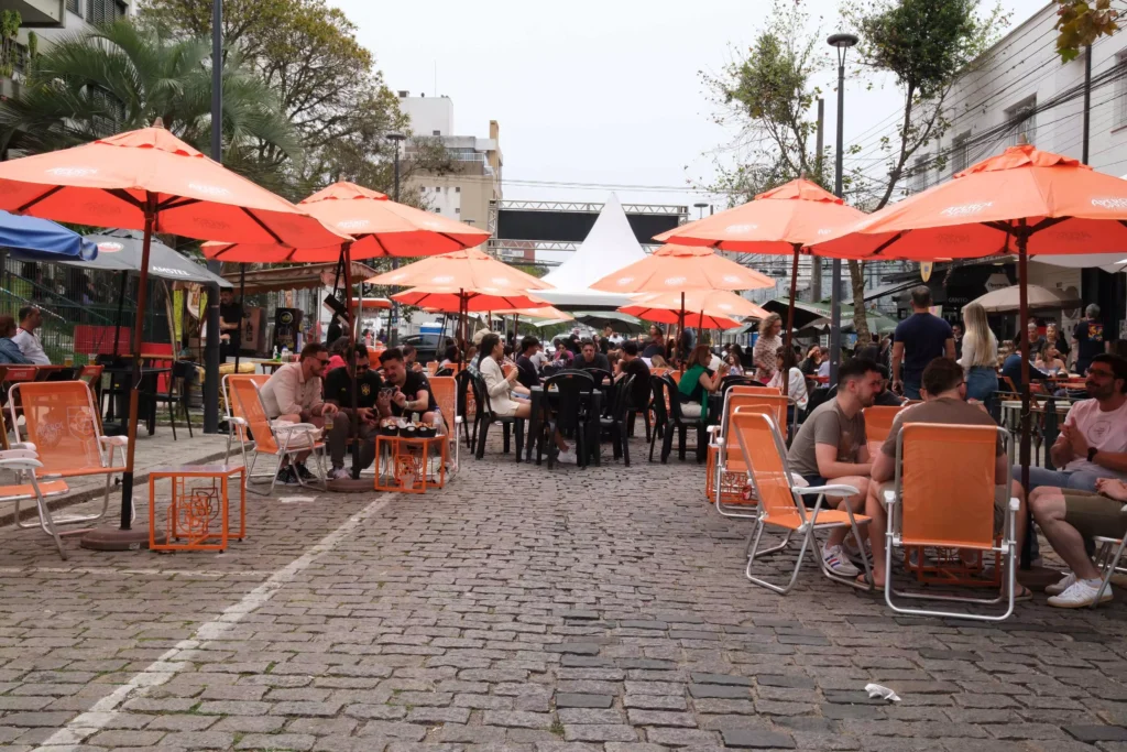 Bares, pubs e restaurantes da Al. Prudente de Moraes também farão promoções de pratos e bebidas (Créd. Thiago Battista)