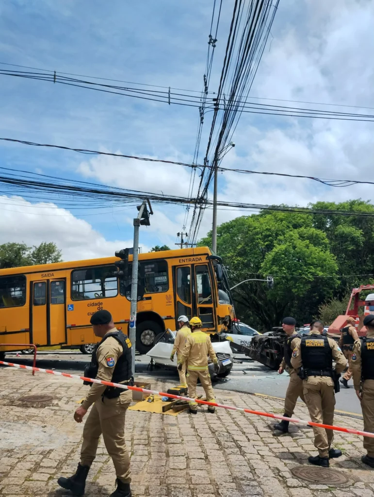 curitiba__acidente_onibus_coletivo