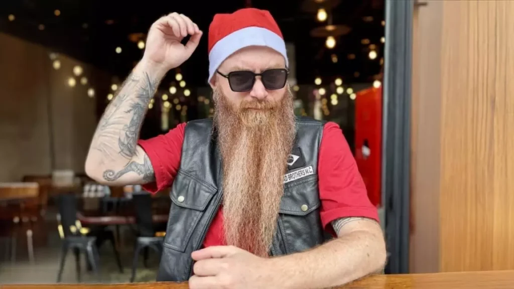 Público poderá interagir com o personagem Willie The Bitter, brincar e até cantar junto com o “Papai Noel Ranzinza” em uma participação especial em um dos shows programados para o dia - Cred MKT Bastards
