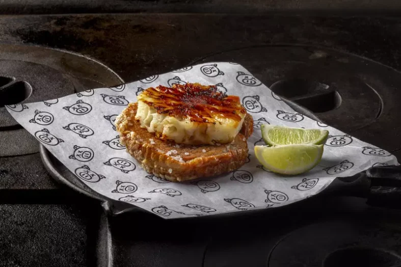 Torresmo de Rolo com Abacaxi Grelhado [Nakayana]