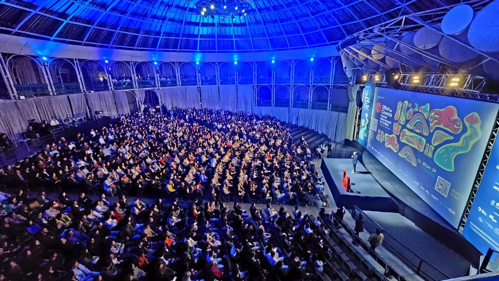 Abertura do 13º Olhar de Cinema reuniu cerca de 1500 pessoas na Ópera de Arame para sessão exclusiva do filme 'Retrato de um Certo Oriente' - Cred TIPMIDIA