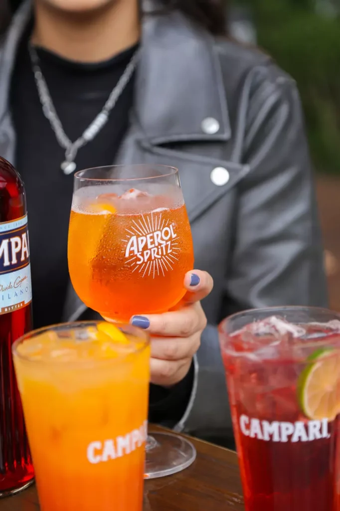 Bares de Curitiba promovem Open day de Aperol Spritz - Cred Iuri Poletti