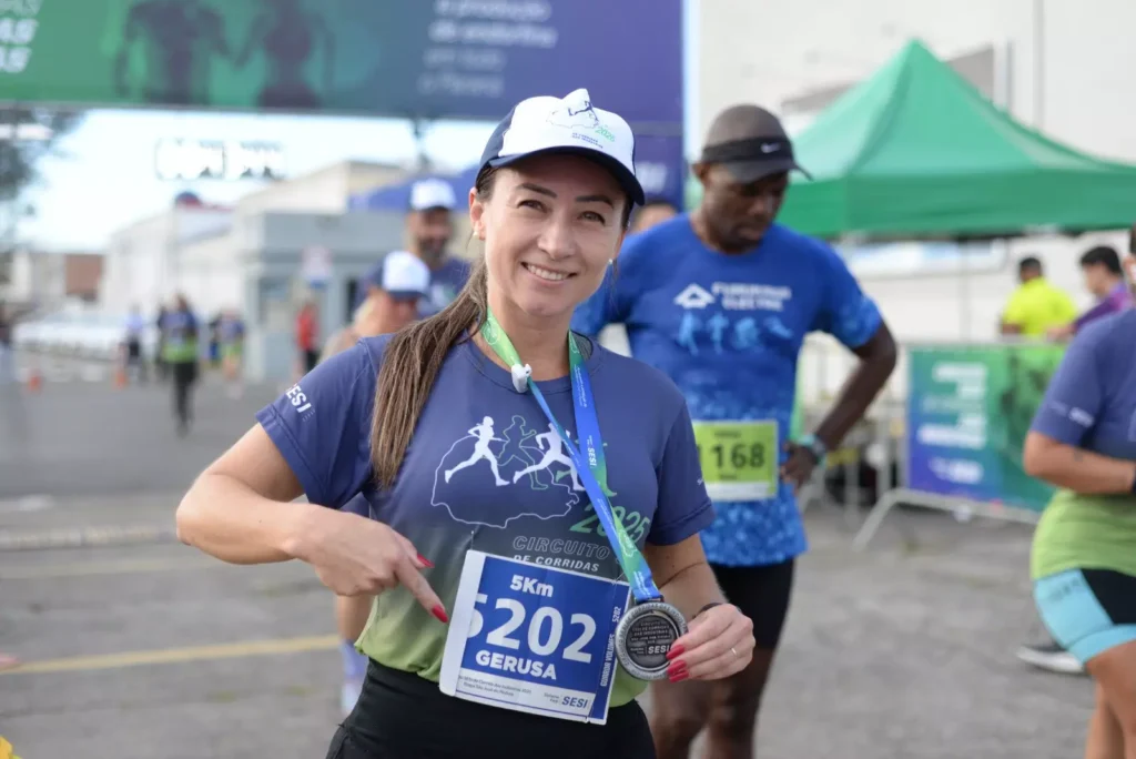 No último domingo (30), São José dos Pinhais recebeu a primeira etapa do Circuito Sesi de Corridas das Indústrias 2025 com a participação de mais de mil atletas (Foto: divulgação)