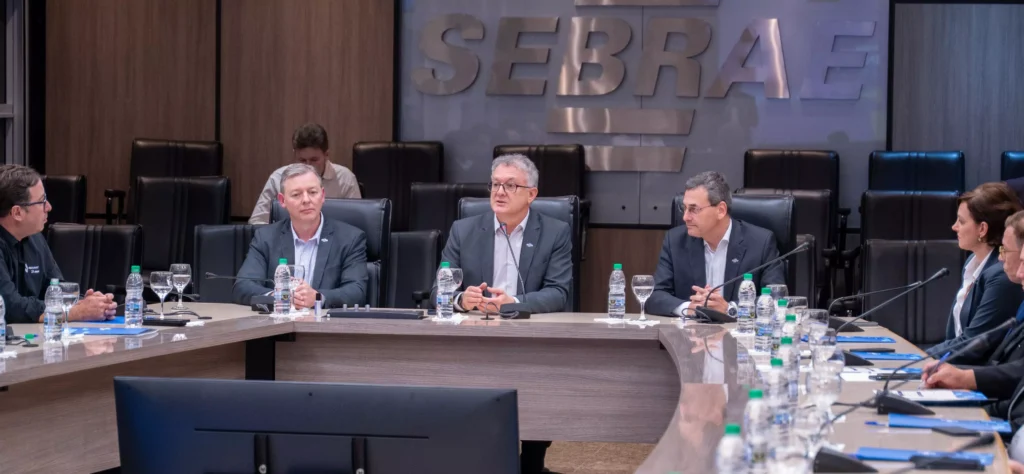 Apresentação do programa contou com a presença de Vitor Tioqueta, diretor-superintendente do Sebrae/PR; César Rissete, diretor-técnico do Sebrae/PR e José Gava Neto, diretor de Administração e Finanças. Fotos: Inove.