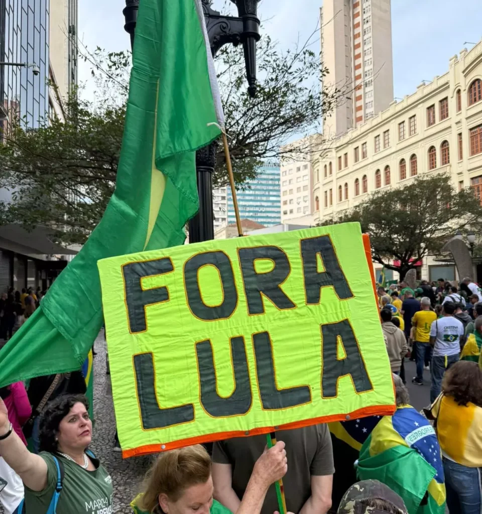 manifestacao-fora-lula-curitiba
