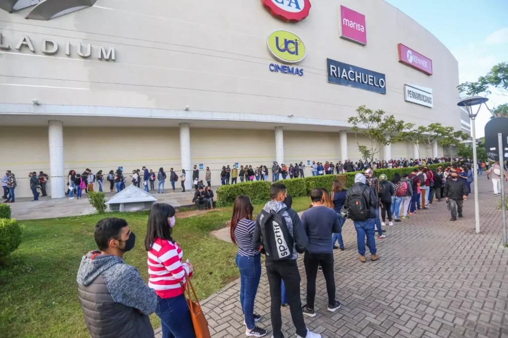 curitiba_palladium_Foto-Mutirao-do-Emprego-1