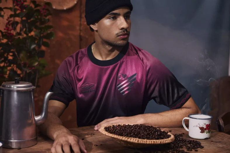 Athletico Paranaense apresenta seu terceiro uniforme para a temporada 2025 Divulgação