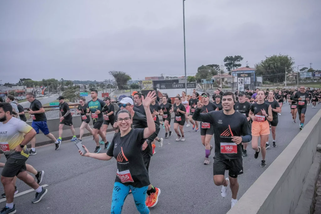 Prova de 5 km, da Associação Pro Correr de Incentivo ao Esporte em parceria com a Global Vita Sports, é marcada por superação de atletas em retomada do evento após cinco anos de hiato - Fotos: Lincoln Schindler/Foco Radical/Run The Pink