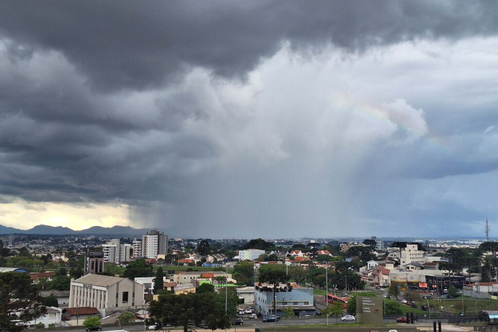 tornados,-supercelulas-ou-microexplosoes:-simepar-explica-fenomenos-na-primavera