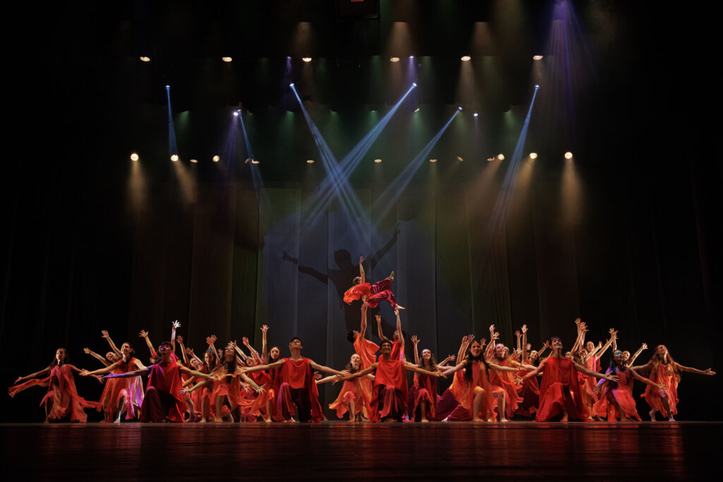 formatura-marca-a-ultima-noite-de-“algo/ritmo”-no-guairao